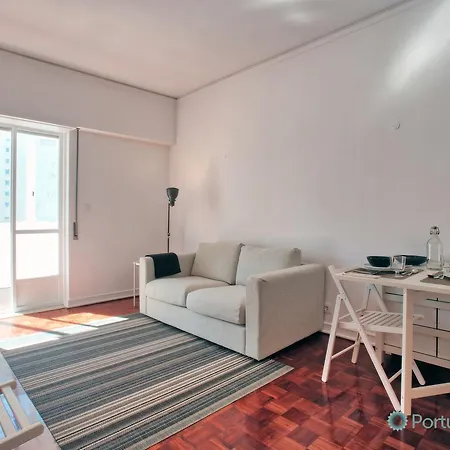 Portuguese Living Columbano Executive * Lissabon