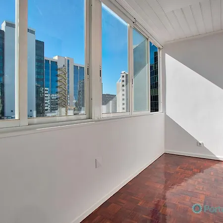Portuguese Living Columbano Executive * Lissabon